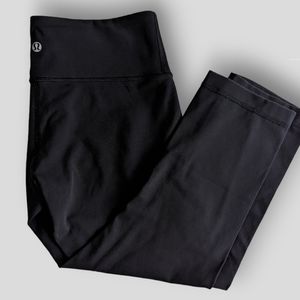 Like New Lululemon Leggings Black Cropped